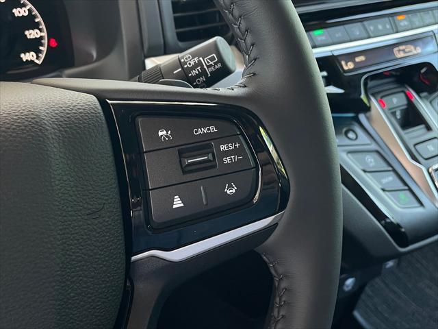 Photo of 2025 Platinum White Pearl Honda Odyssey