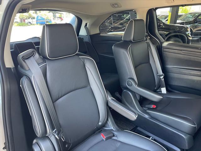 Photo of 2025 Platinum White Pearl Honda Odyssey