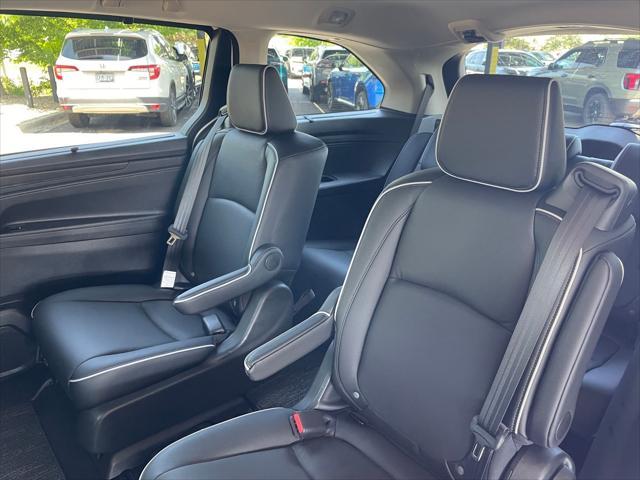 Photo of 2025 Platinum White Pearl Honda Odyssey