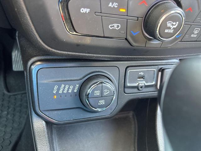 Photo of 2023 Slate Blue Pearlcoat Jeep Renegade