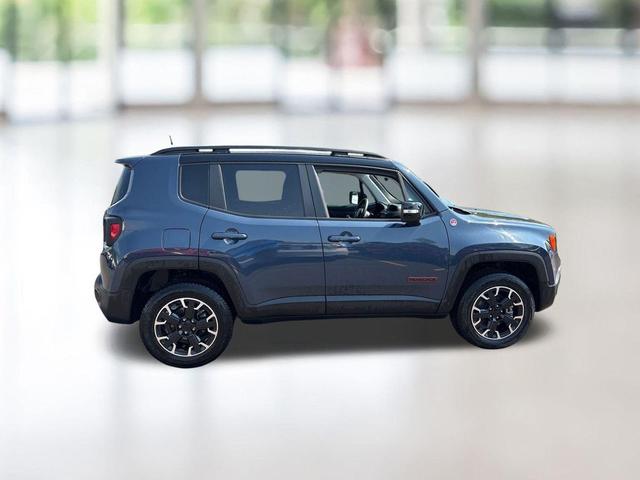 Photo of 2023 Slate Blue Pearlcoat Jeep Renegade