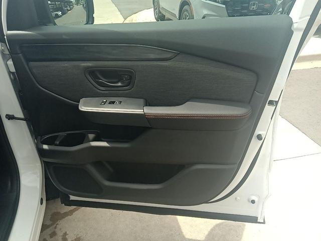 Photo of 2026 Platinum White Pearl Honda Passport