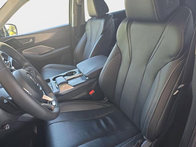 Photo of 2024 Liquid Carbon Metallic Acura MDX