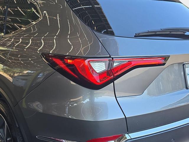 Photo of 2024 Liquid Carbon Metallic Acura MDX