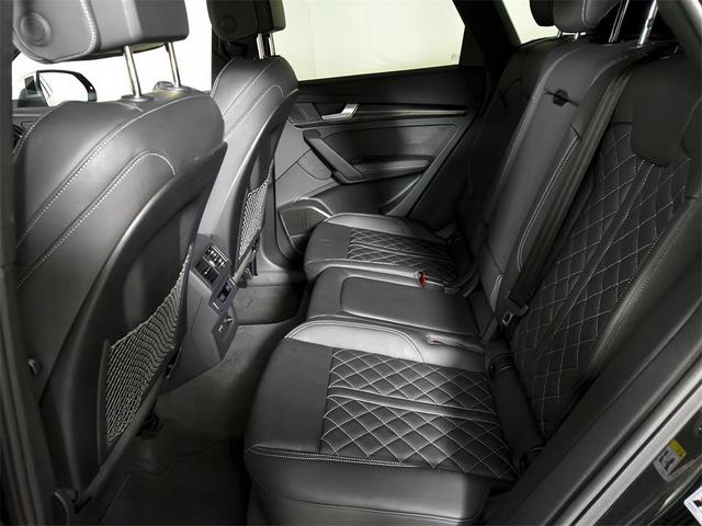 Photo of 2023 Mythos Black Metallic Audi SQ5