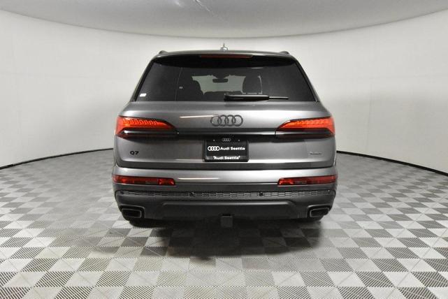 Photo of 2025 Gray Metallic Audi Q7
