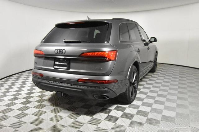 Photo of 2025 Gray Metallic Audi Q7