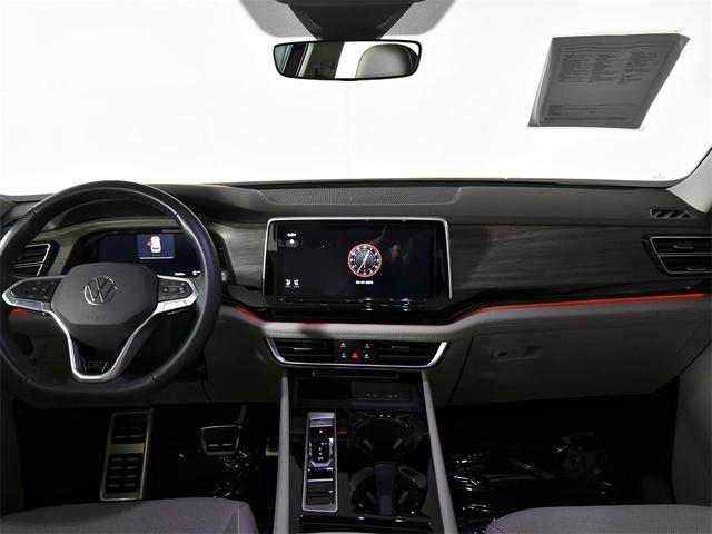 Photo of 2024 Deep Black Pearl Volkswagen Atlas