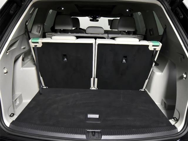 Photo of 2024 Deep Black Pearl Volkswagen Atlas