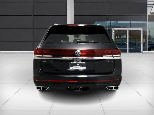 Photo of 2024 Deep Black Pearl Volkswagen Atlas