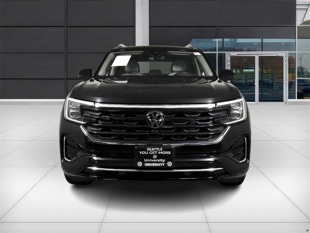 Photo of 2024 Deep Black Pearl Volkswagen Atlas