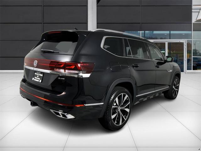 Photo of 2024 Deep Black Pearl Volkswagen Atlas