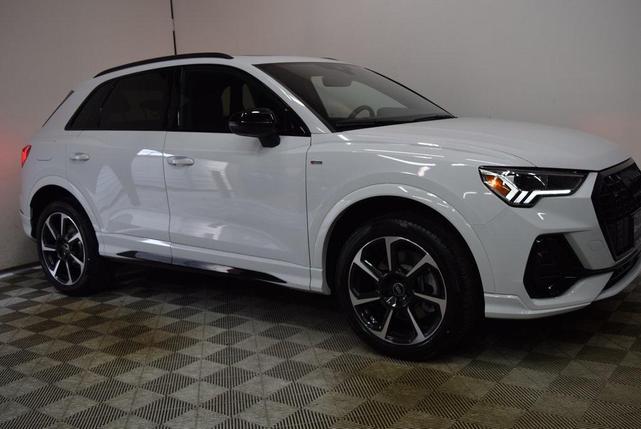 Photo of 2025 Glacier White Audi Q3