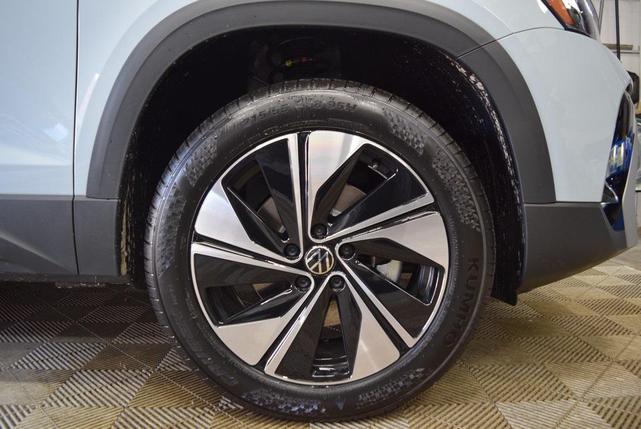 Photo of 2025 Monument Gray Volkswagen Taos