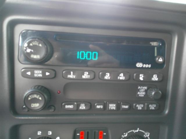 Photo of 2003 Light Pewter Metallic Chevrolet Silverado 2500