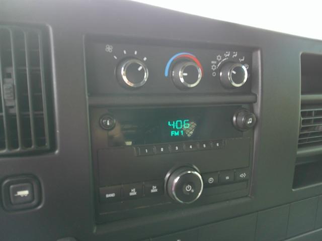Photo of 2009 Summit White GMC Savana 2500