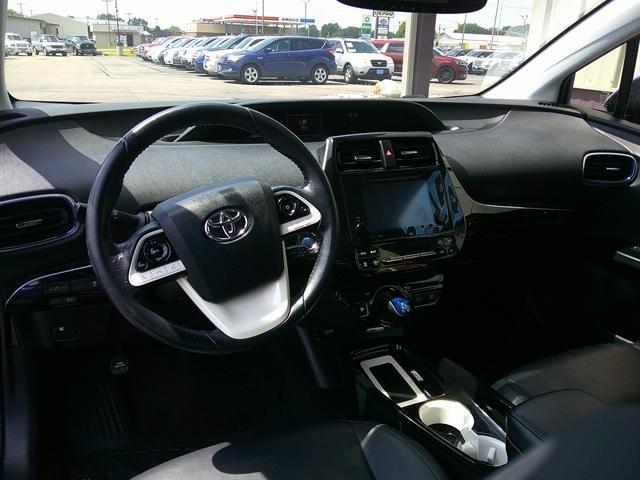 Photo of 2016 Blue Crush Metallic Toyota Prius