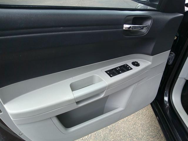 Photo of 2007 GRAY Chrysler 300