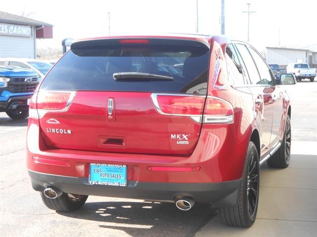 Photo of 2014 RED Lincoln MKX