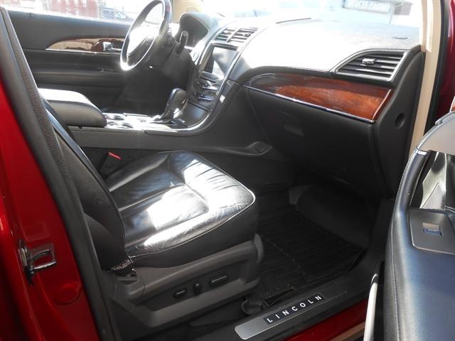 Photo of 2014 RED Lincoln MKX