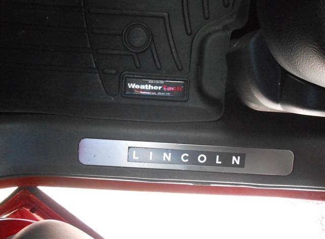 Photo of 2014 RED Lincoln MKX