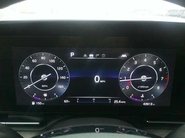 Photo of 2023 Flare Red Kia Carnival