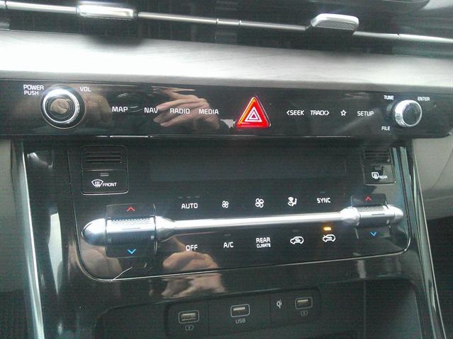 Photo of 2023 Flare Red Kia Carnival