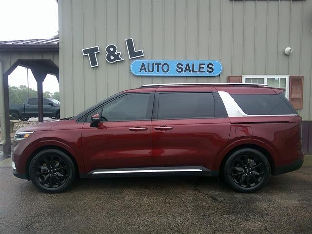 Photo of 2023 Flare Red Kia Carnival