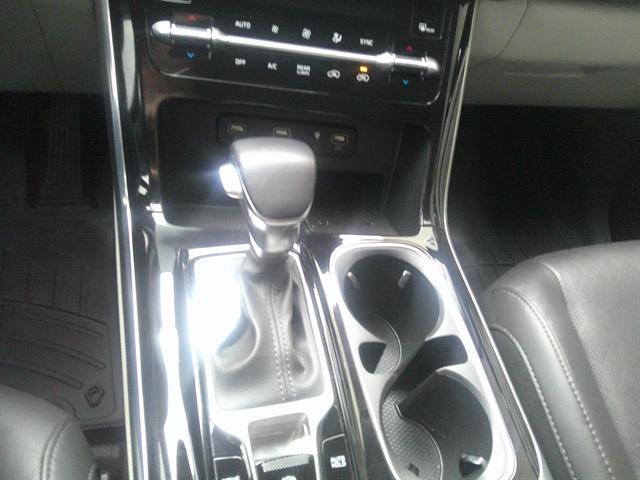 Photo of 2023 Flare Red Kia Carnival