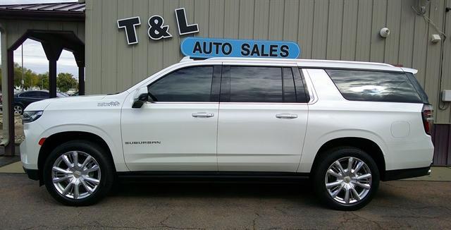 Photo of 2021 Iridescent Pearl Tricoat Chevrolet Suburban