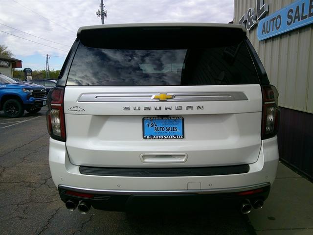 Photo of 2021 Iridescent Pearl Tricoat Chevrolet Suburban