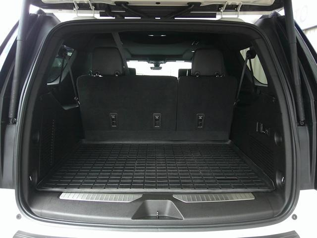 Photo of 2021 Iridescent Pearl Tricoat Chevrolet Suburban