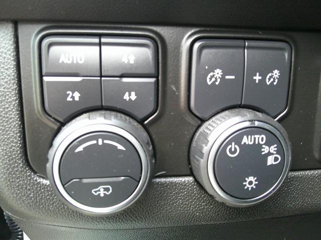 Photo of 2021 Iridescent Pearl Tricoat Chevrolet Suburban