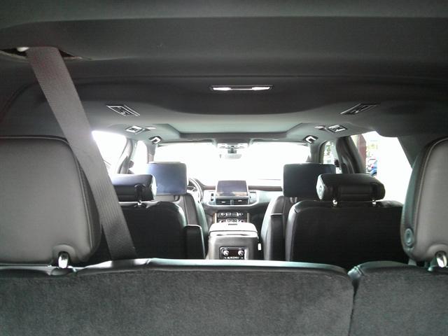 Photo of 2021 Iridescent Pearl Tricoat Chevrolet Suburban