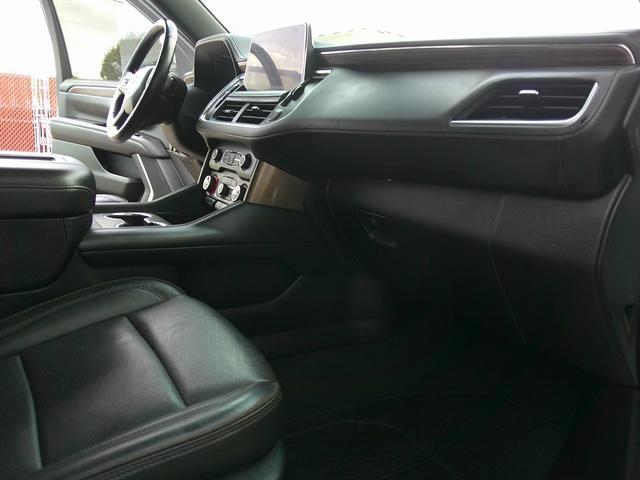 Photo of 2021 Iridescent Pearl Tricoat Chevrolet Suburban