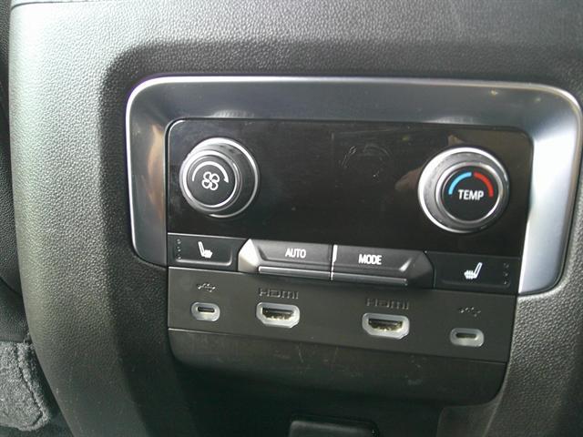 Photo of 2021 Iridescent Pearl Tricoat Chevrolet Suburban