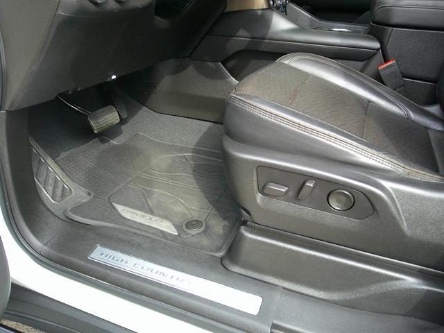 Photo of 2021 Iridescent Pearl Tricoat Chevrolet Suburban