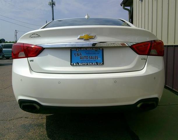 Photo of 2015 Iridescent Pearl Tricoat Chevrolet Impala