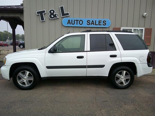 Photo of 2005 WHITE Chevrolet Trailblazer