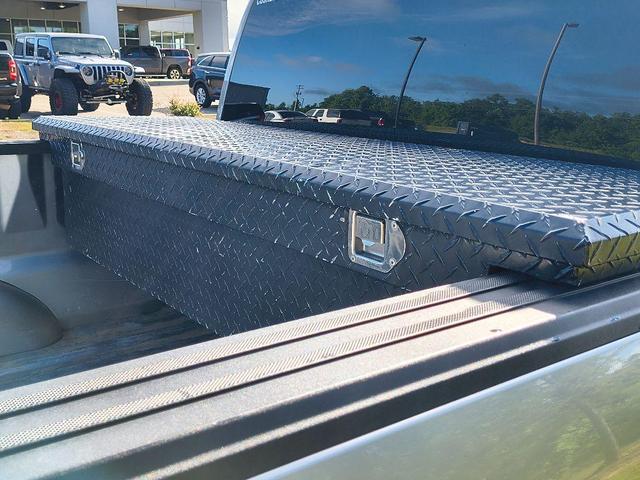 Photo of 2023 Iconic Silver Metallic Ford F-150