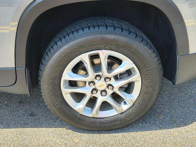 Photo of 2021 Satin Steel Metallic Chevrolet Traverse