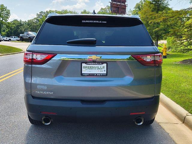 Photo of 2021 Satin Steel Metallic Chevrolet Traverse