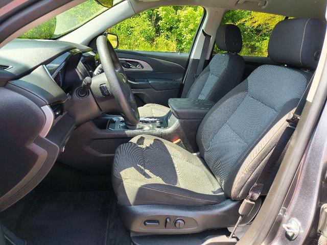 Photo of 2021 Satin Steel Metallic Chevrolet Traverse