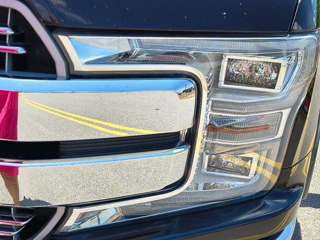 Photo of 2018 Black Ford F-150