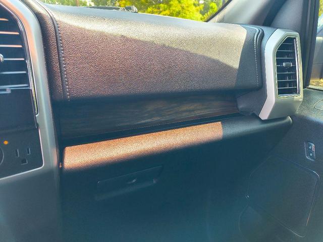 Photo of 2018 Black Ford F-150