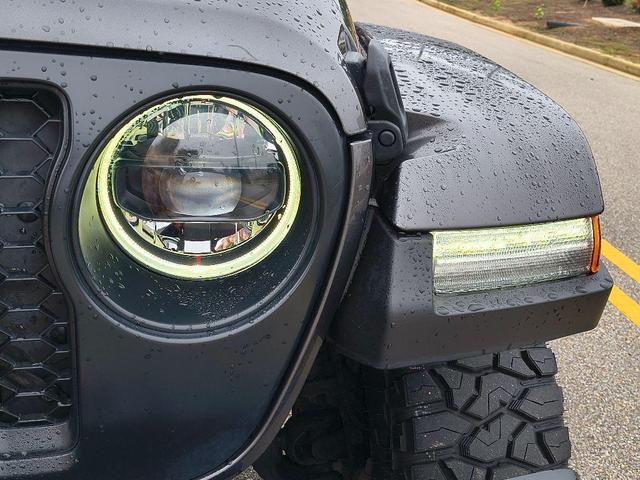 Photo of 2023 Granite Crystal Clearcoat Metallic Jeep Gladiator