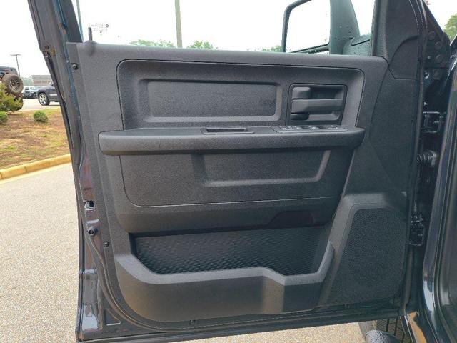 Photo of 2025 Blue Metallic RAM 3500