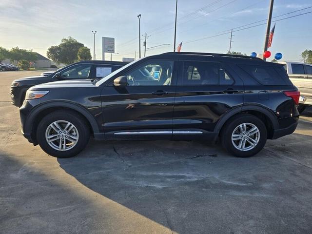 Photo of 2023 Agate Black Metallic Ford Explorer