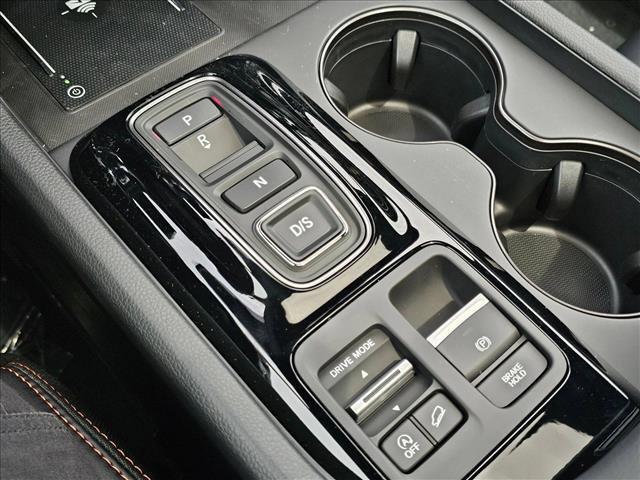 Photo of 2025 Lunar Silver Metallic Honda Pilot