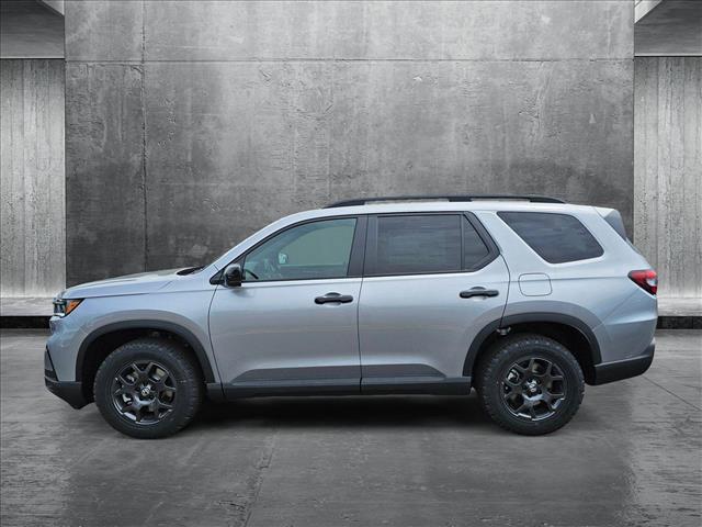 Photo of 2025 Lunar Silver Metallic Honda Pilot
